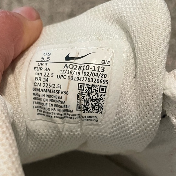 Nike shoes - Picture 7 of 7